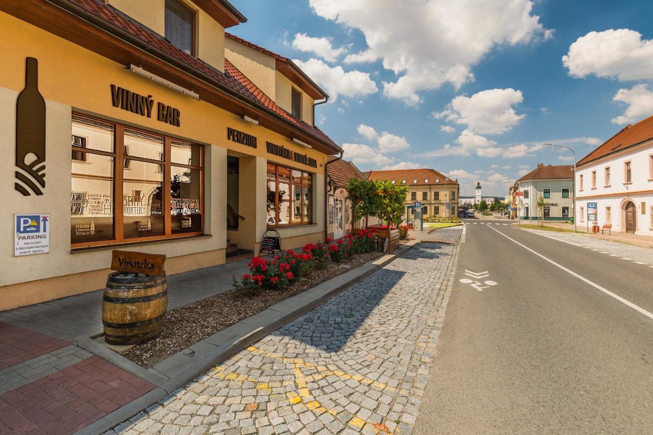 Penzion&Vinný bar Régio Kyjov  Extérieur photo