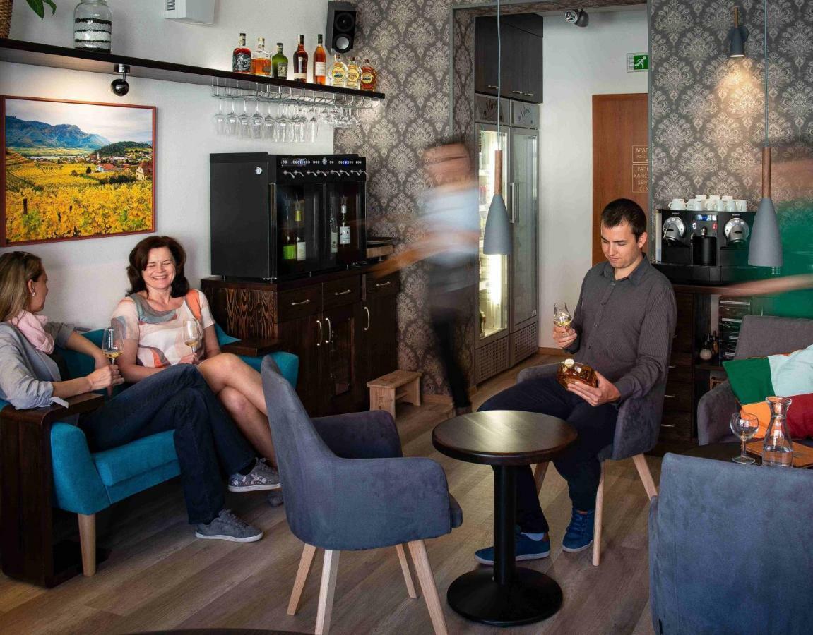 Penzion&Vinný bar Régio Kyjov  Extérieur photo